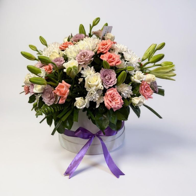 Mixed Flowers Box – Elegance & Softness